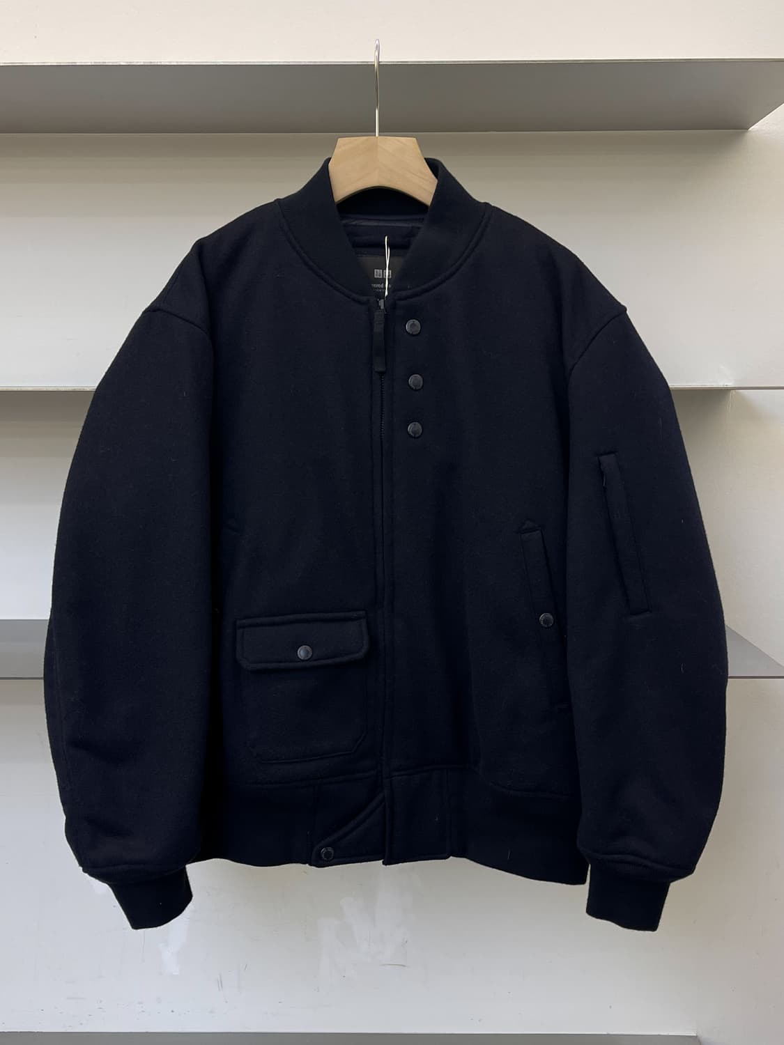 유니클로 x 엔지니어드가먼츠 퍼프테크 숏 블루종 자켓 상품이미지1