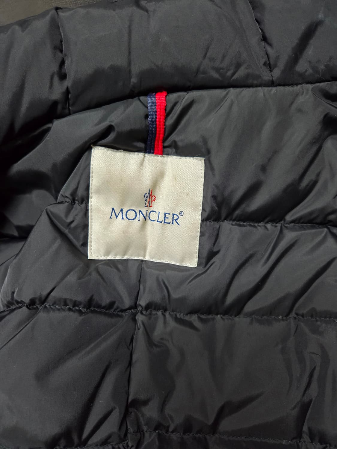 정품)몽클레어여성85~90 최상급 상품이미지9