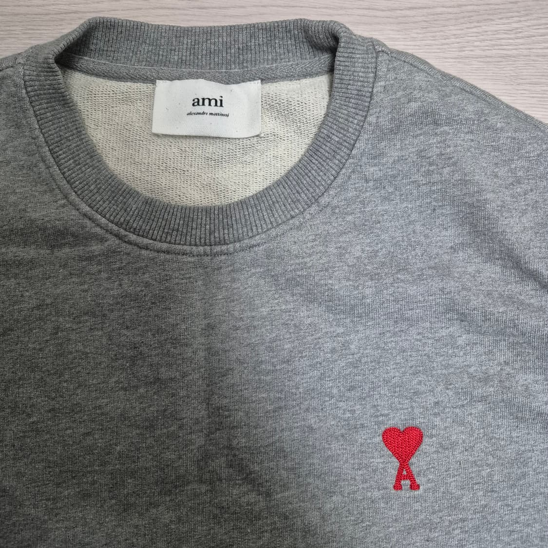 아미 맨투맨 정품 L사이즈 판매합니다. 상품이미지3