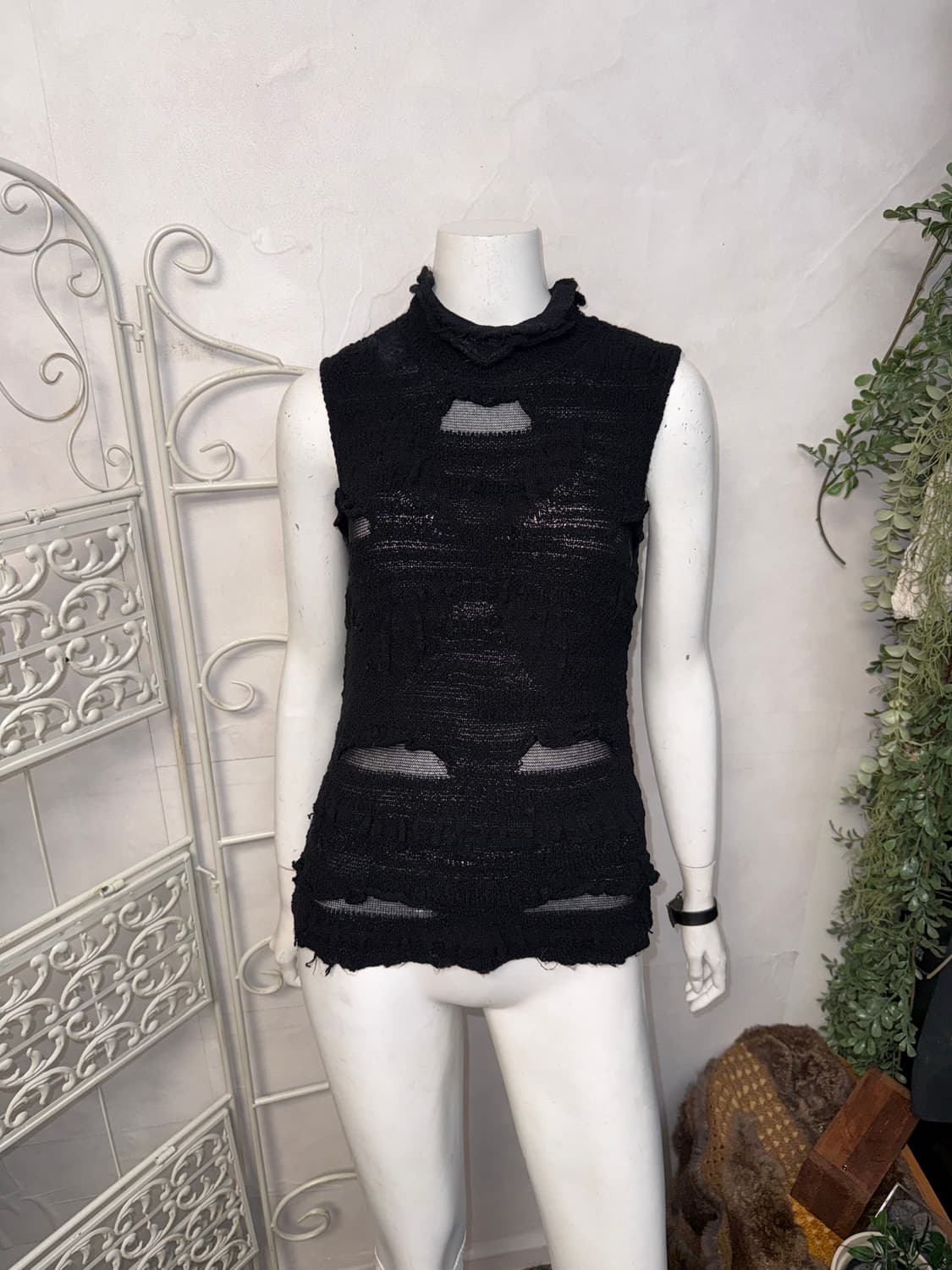 Black grunge damaged turtle neck 슬리브리스 상품이미지2