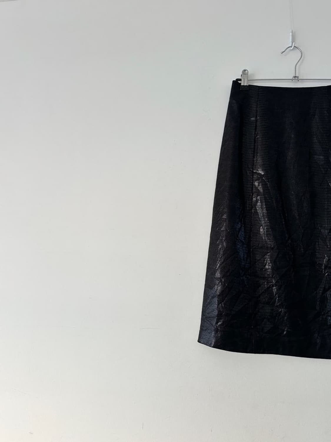 Semi crinkled leather skirt 상품이미지2