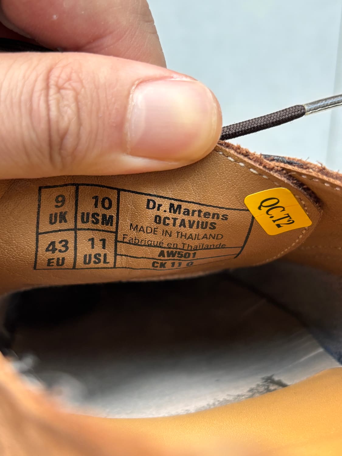Dr.Martens OCTAVIUS 브라운 누벅 더비슈즈 상품이미지7