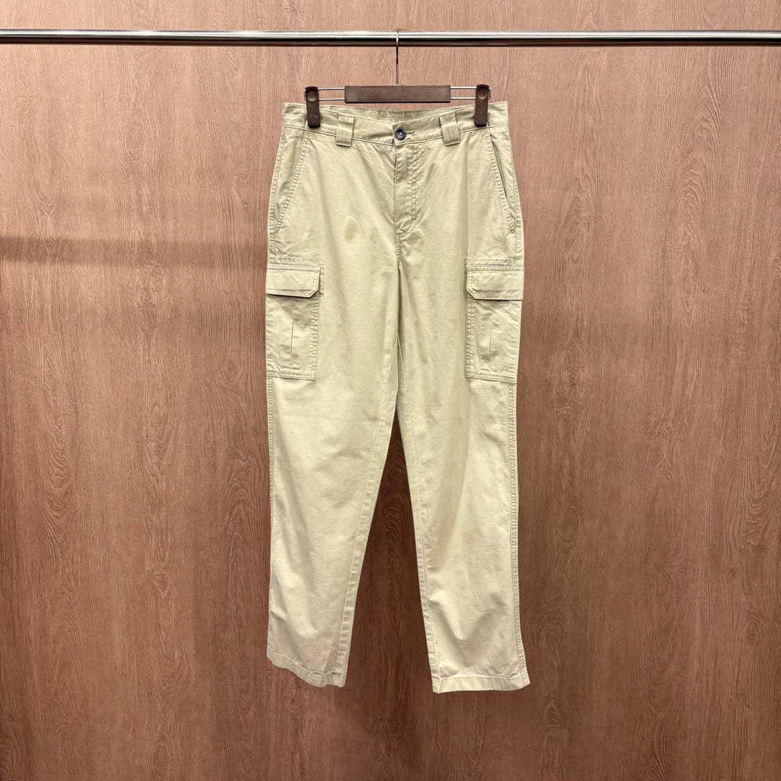 엘엘빈 클래식핏 코튼 카고 팬츠 사이드 플랩 포켓 디테일 샌드 베이지 상품이미지2