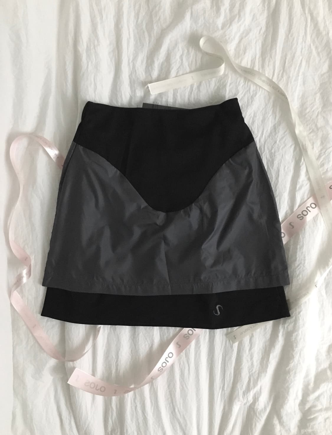 오호스 Layered Yoke Skirt / Black 22ss 상품이미지1