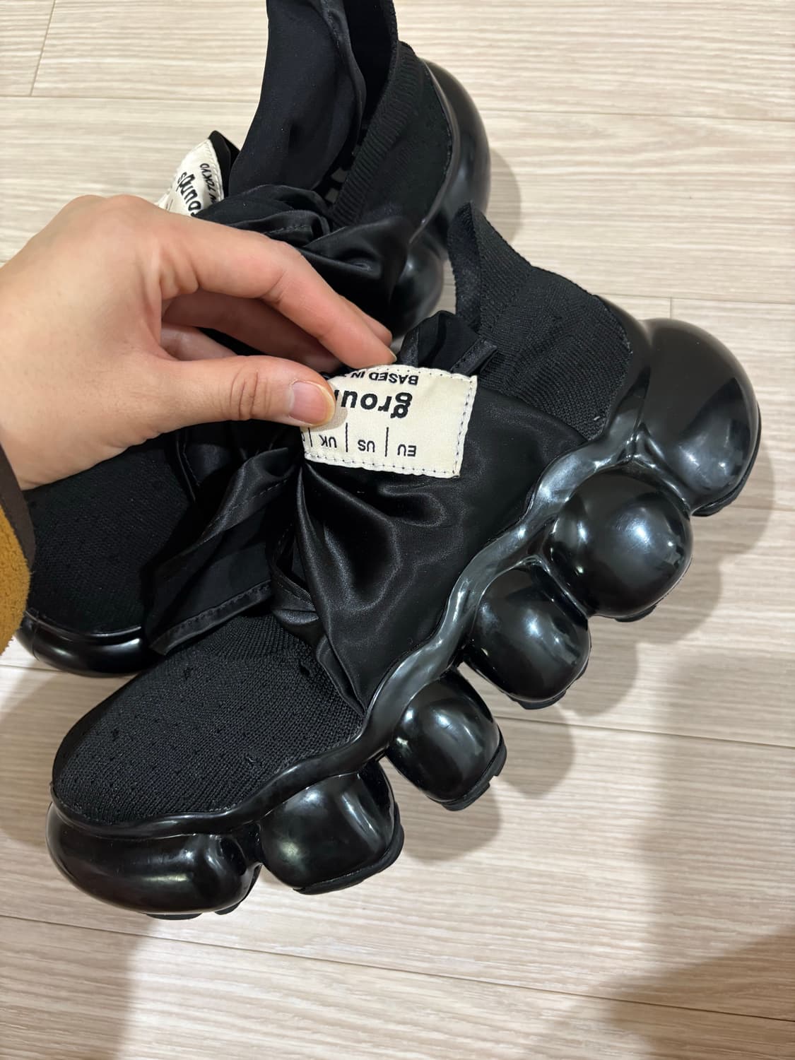 그라운즈 스니커즈 판매합니다. 상품이미지2