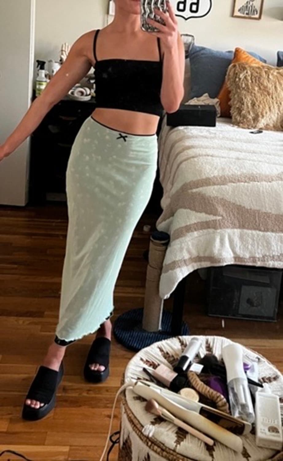 얼반아웃피터스 메쉬 레이어드 오버레이어 플로럴 스커트 상품이미지1