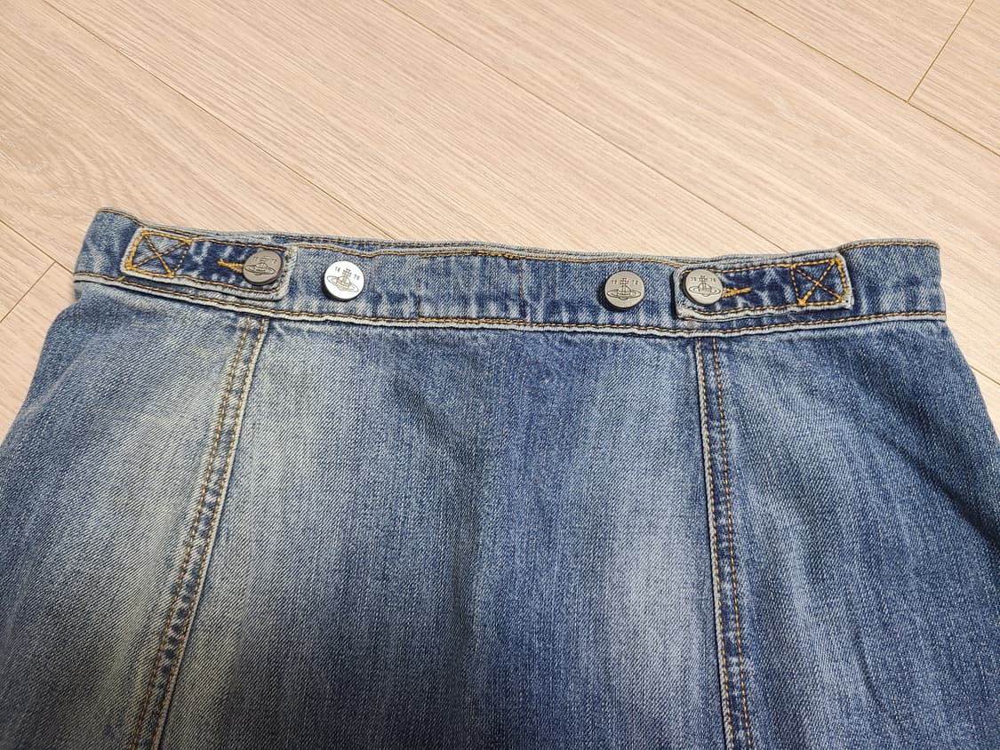 비비안웨스트우드 데님스커트 미디기장 27 상품이미지3