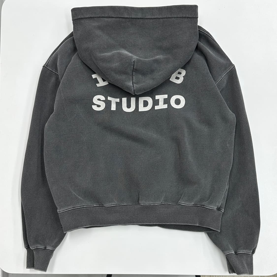 아이앱 스튜디오 후드티 그레이 상품이미지2