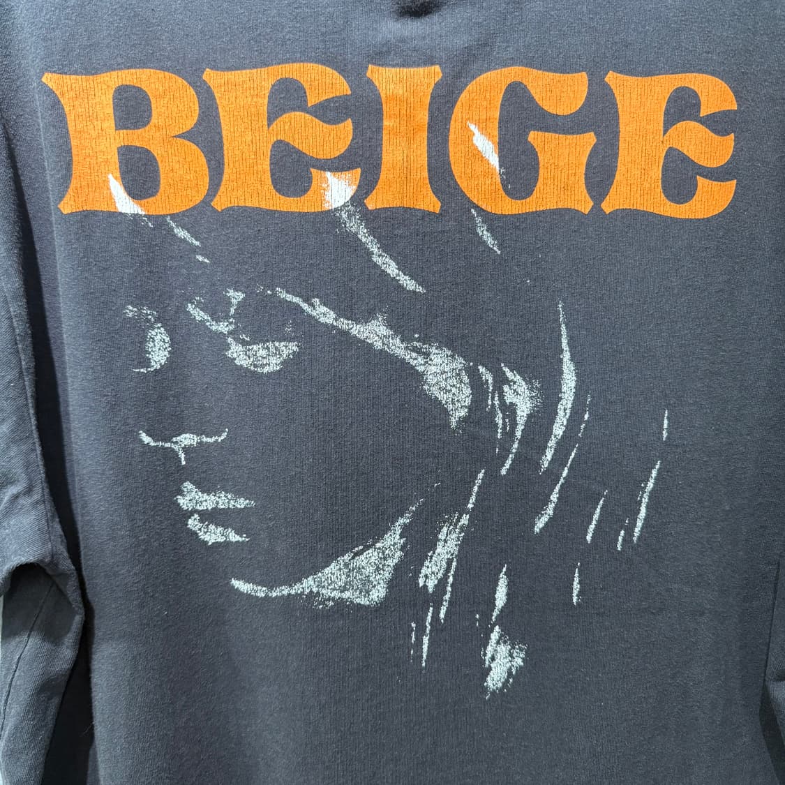 오프화이트 베이지 프린팅 반팔티 상품이미지2