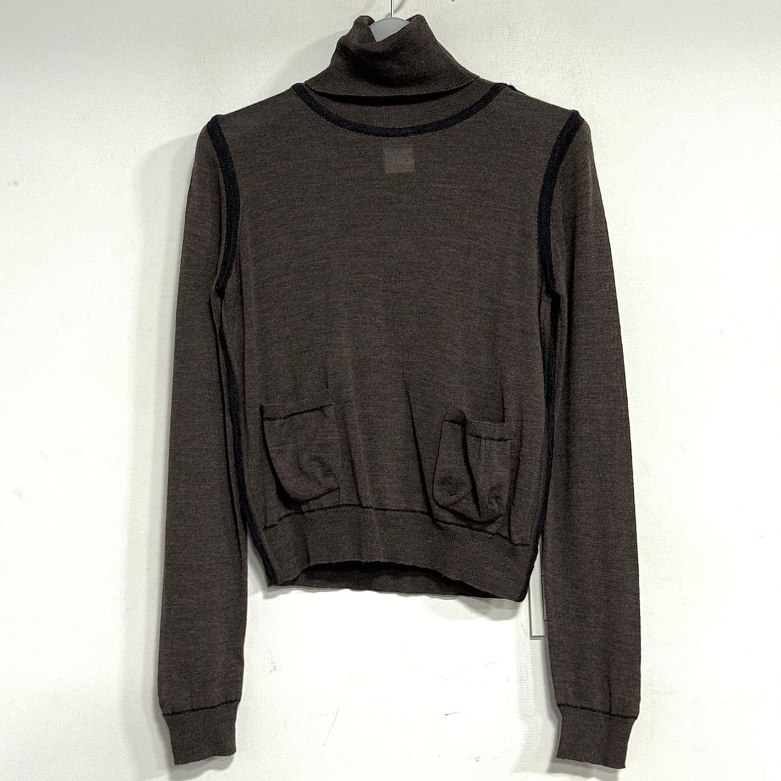 끌로에 터틀넥 울 포켓 니트 상품이미지1