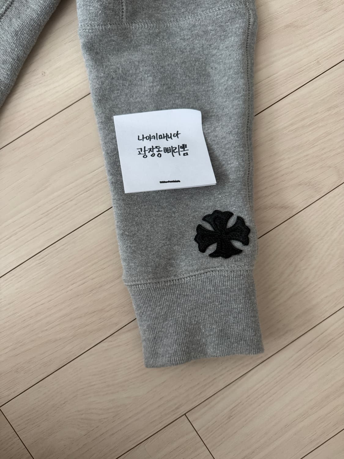 크롬하츠 Plus Cross Patch Hoodie 상품이미지4