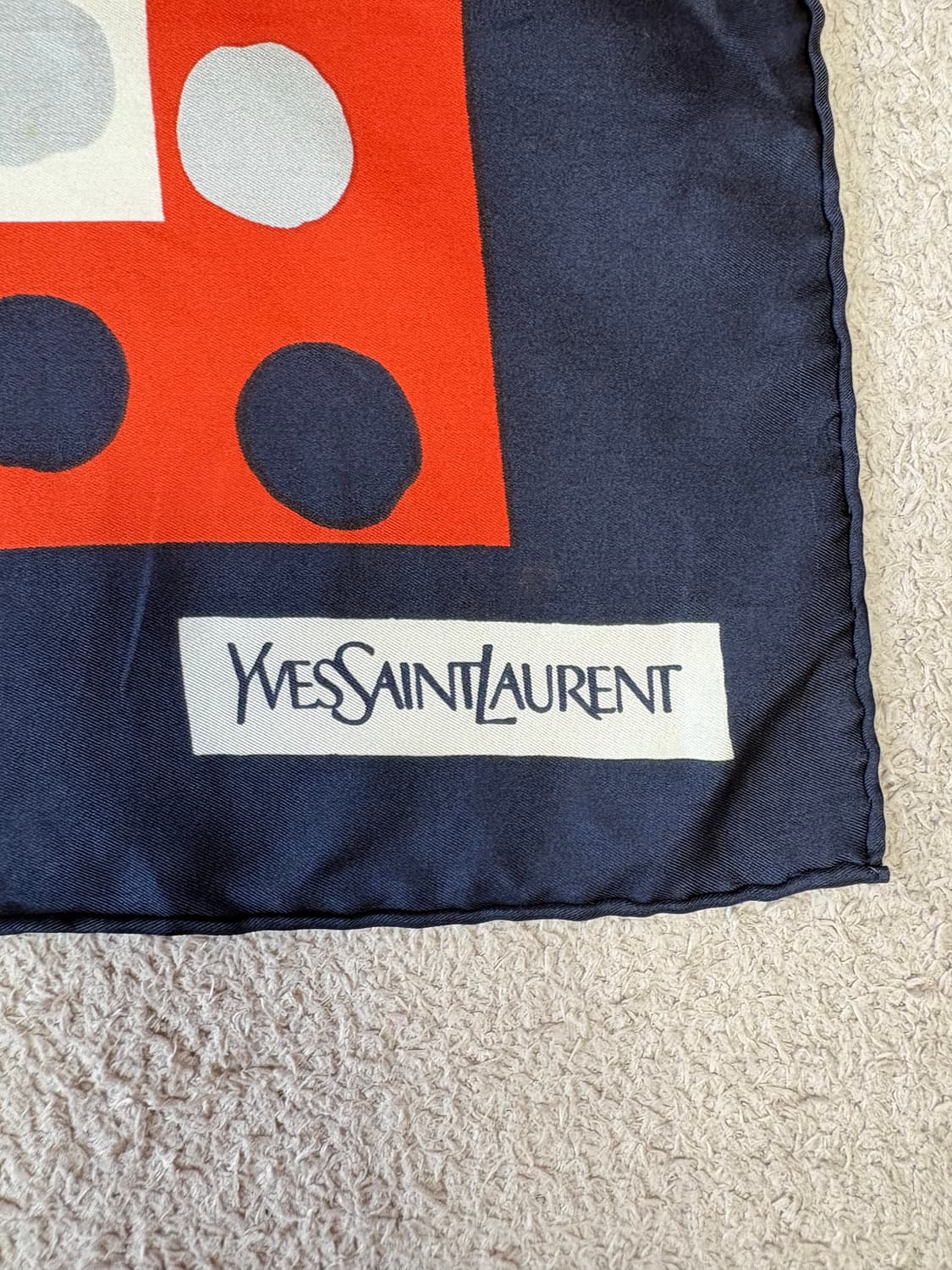 [빈티지] 입생로랑 YSL 도트 실크 포켓스퀘어 / 손수건 상품이미지1