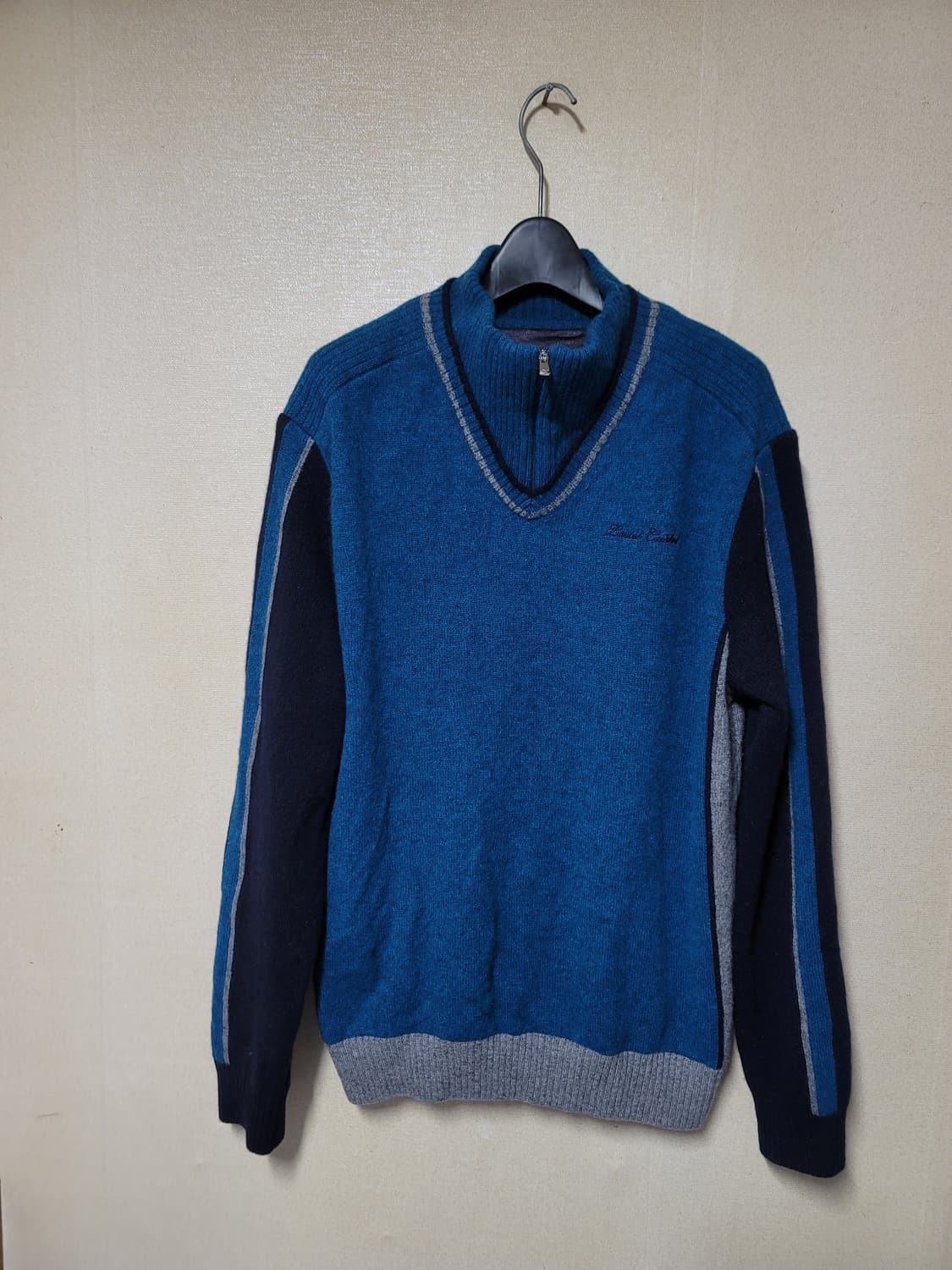 루이까스텔 방풍 니트 상품이미지1