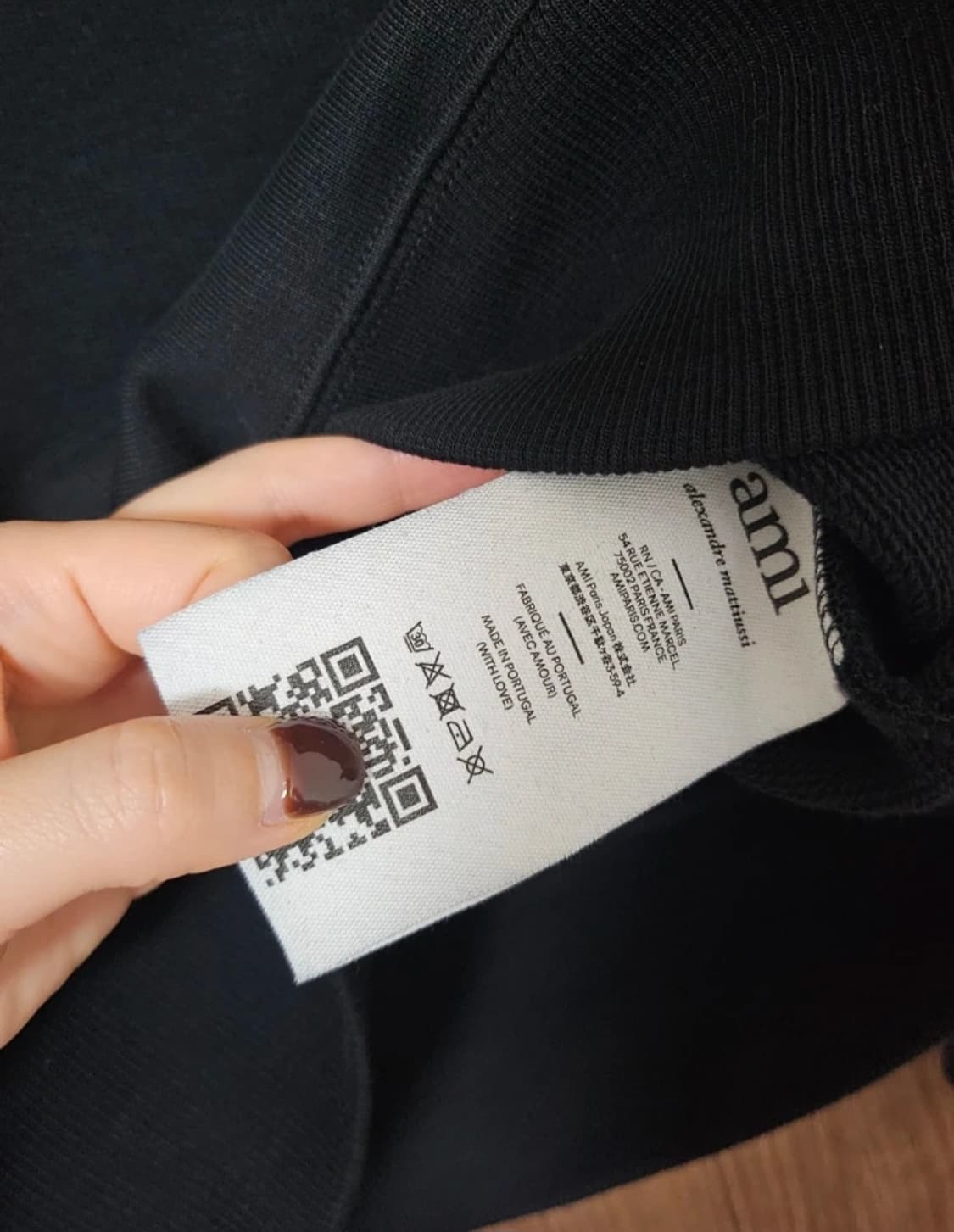 아미 ami 블랙 스몰하트 로고 맨투맨 S 상품이미지5