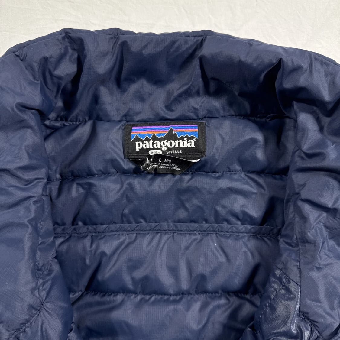 파타고니아 경량패딩 다크 네이비 상품이미지2