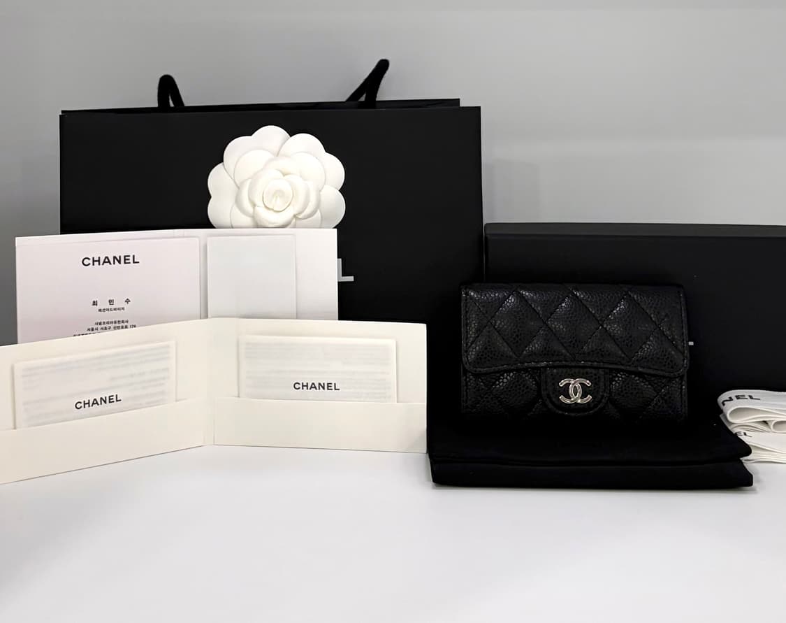 오늘만 이가격 샤넬 클래식 카드 홀더 그레인드 카프스킨 실버 상품이미지1