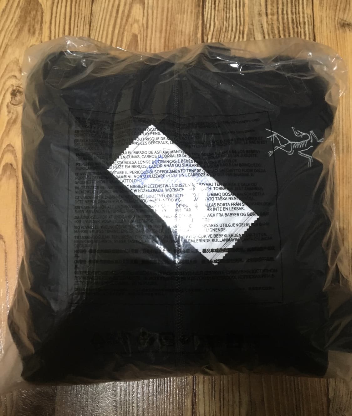 아크테릭스 FW25 아톰SV 자켓 블랙 판매합니다  상품이미지2