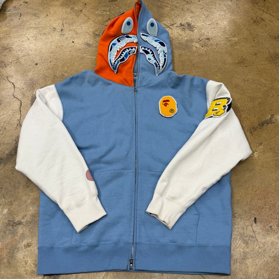 베이프 샤크 블루 오렌지 하프 배색 화이트 패치 디테일 풀 집 후드집업 상품이미지2