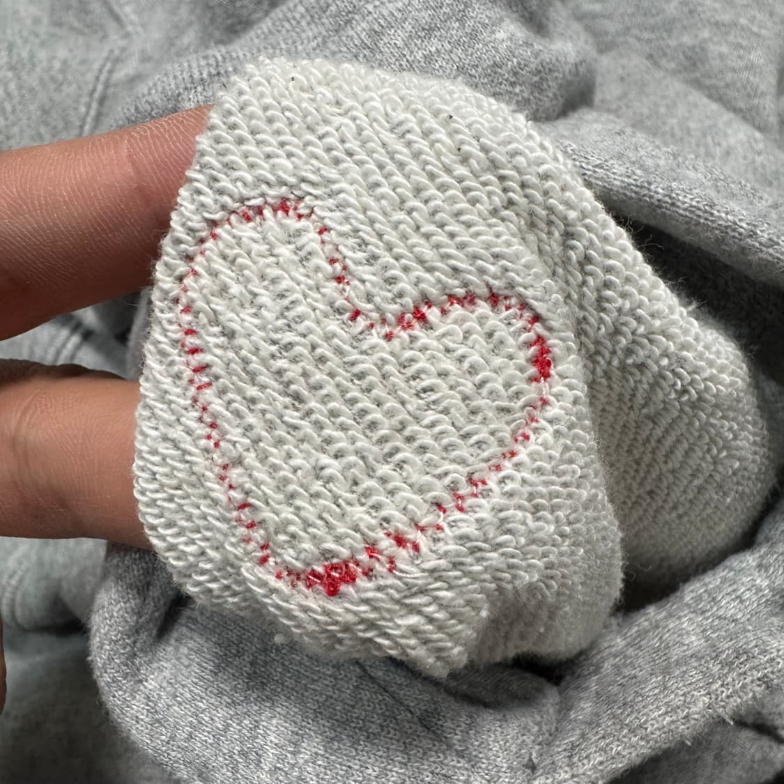 Name : 꼼데가르송 시그니처 미드로고 그레이컬러 후드티 :)  상품이미지5