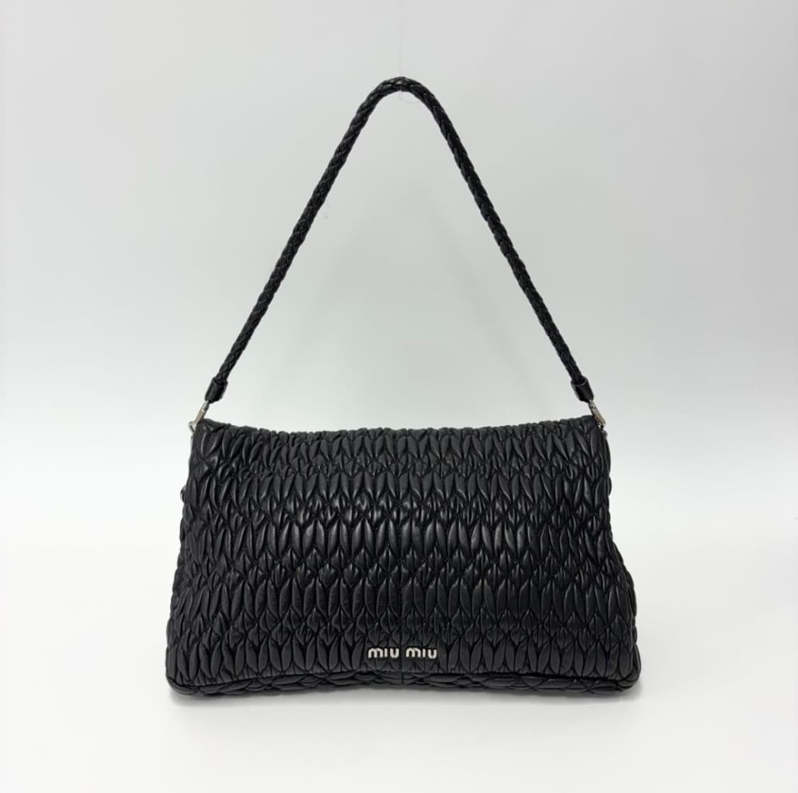 미우미우 아이코닉 나파 크리스탈 숄더백 상품이미지9
