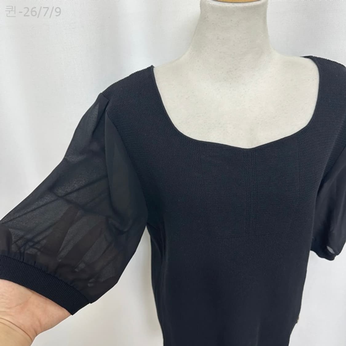 세루티1881 여자 니트 시스루팔 반팔티 검정 77 상품이미지3