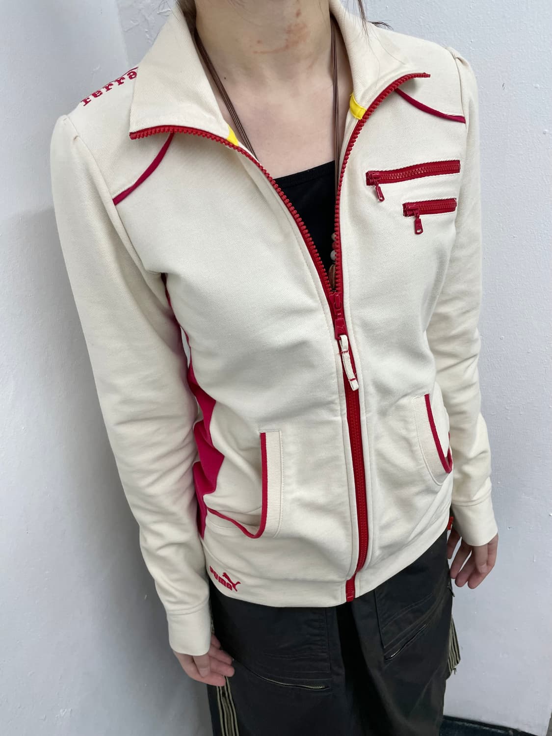 페라리x퓨마 콜라보 로고 트랙집업 상품이미지1