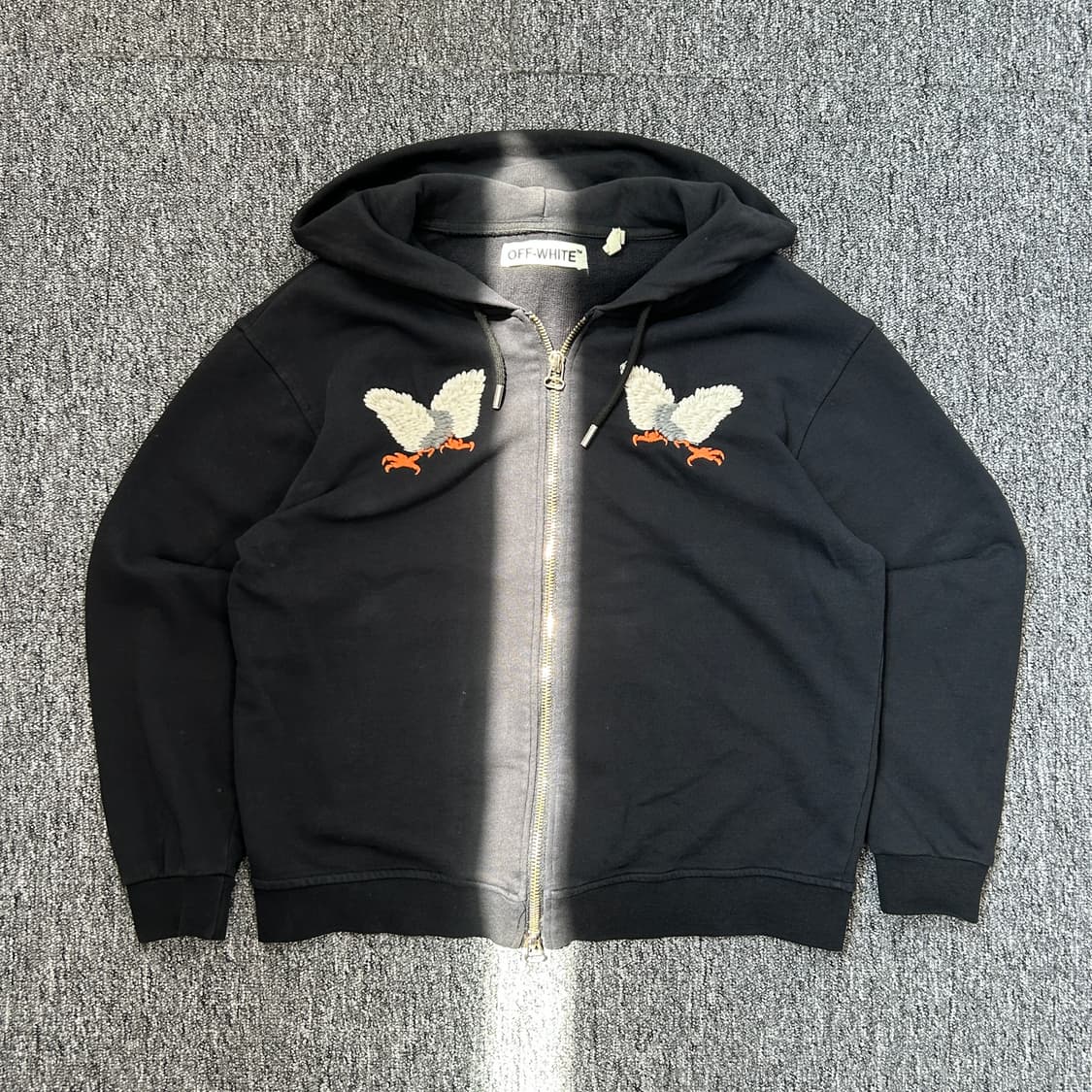 오프화이트 이글 자수 투웨이 후드 집업 상품이미지1