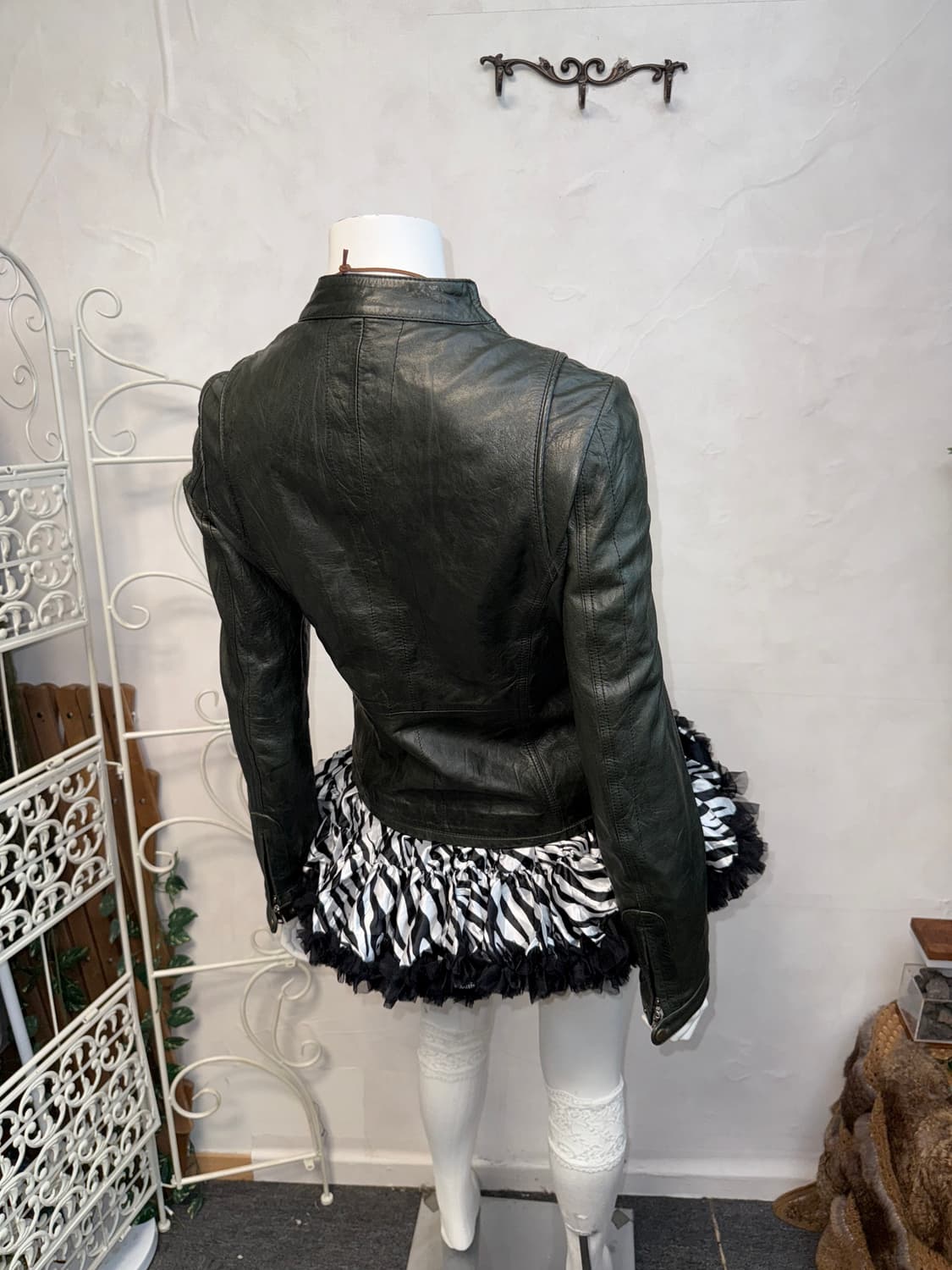 Black lamb skin non collar zipup jacket 상품이미지6
