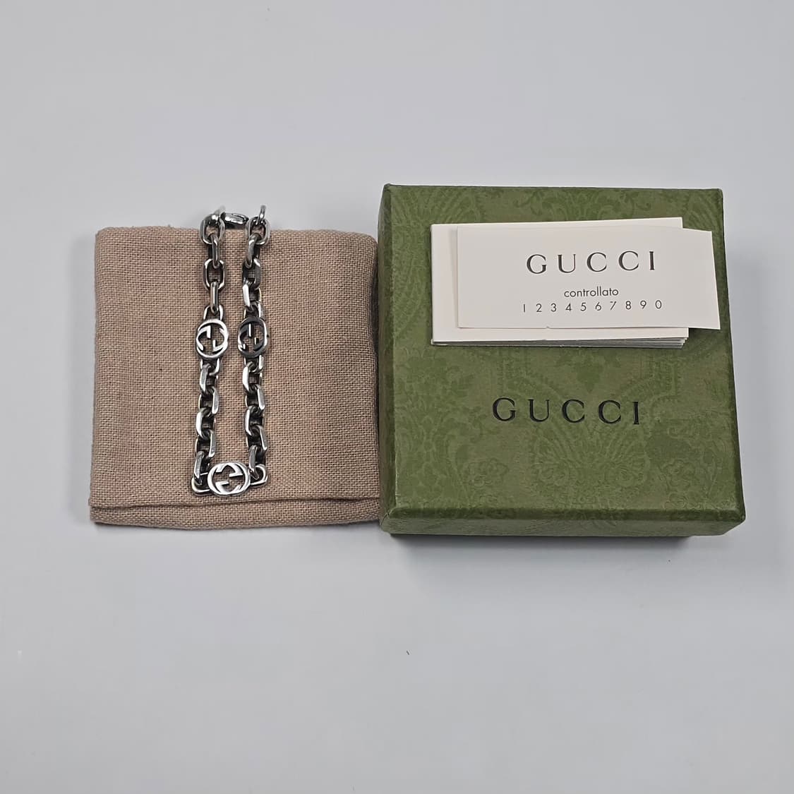 구찌 인터로킹 G 디테일 실버 팔찌 상품이미지1