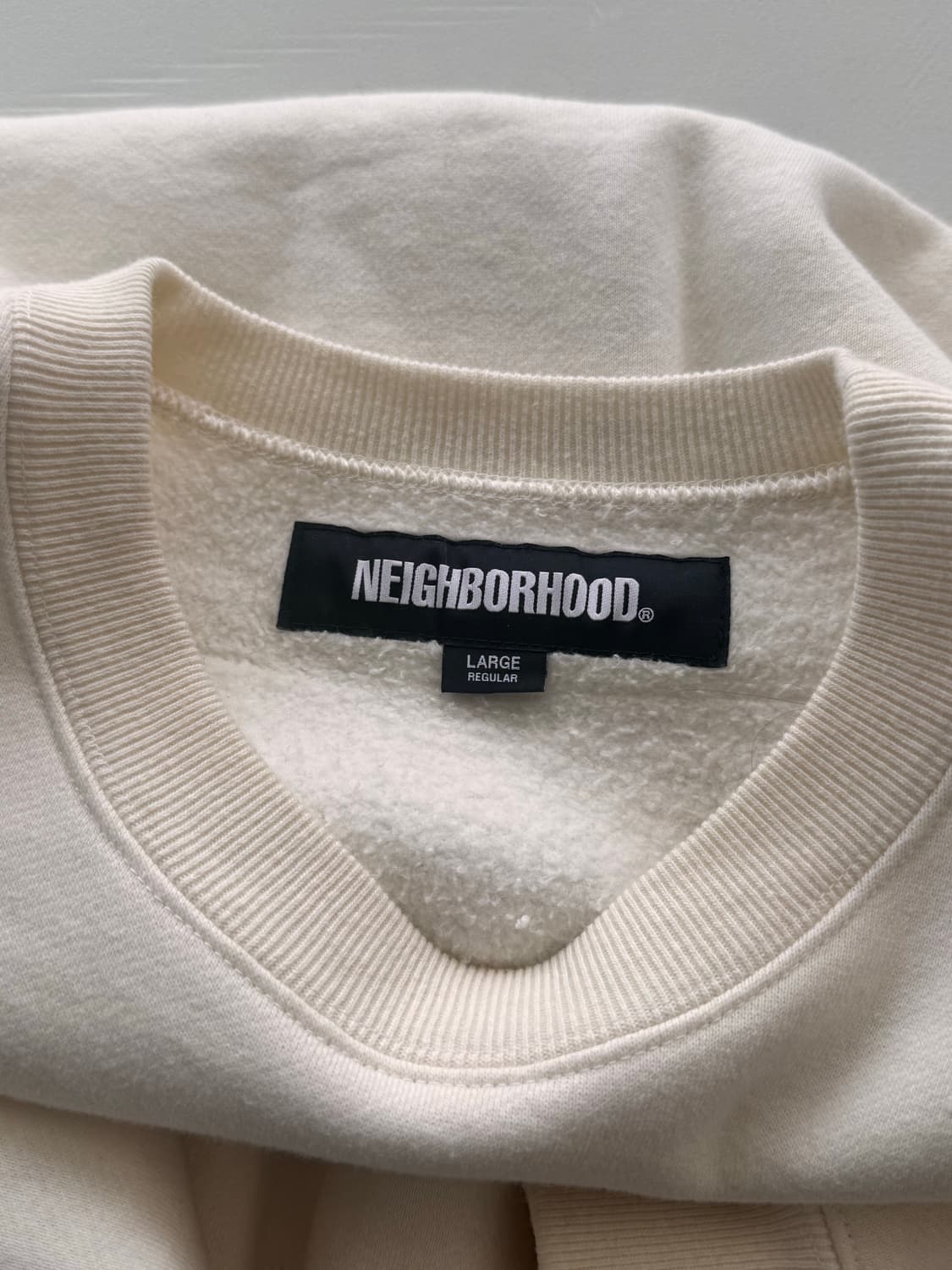 네이버후드 스웻셔트 맨투맨 크림컬러 L사이즈 상품이미지2