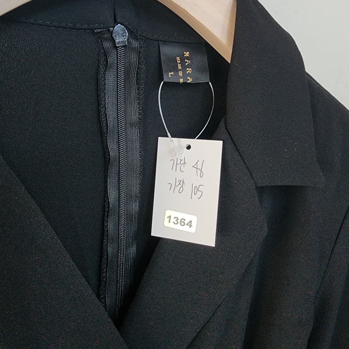 BENITO 테일러드 블랙 랩 스타일 롱 원피스 상품이미지10