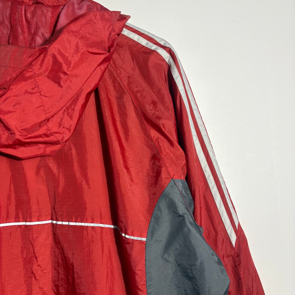 아디다스 레드 배색 후드 윈드브레이커 자켓 (무료배송) 상품이미지6