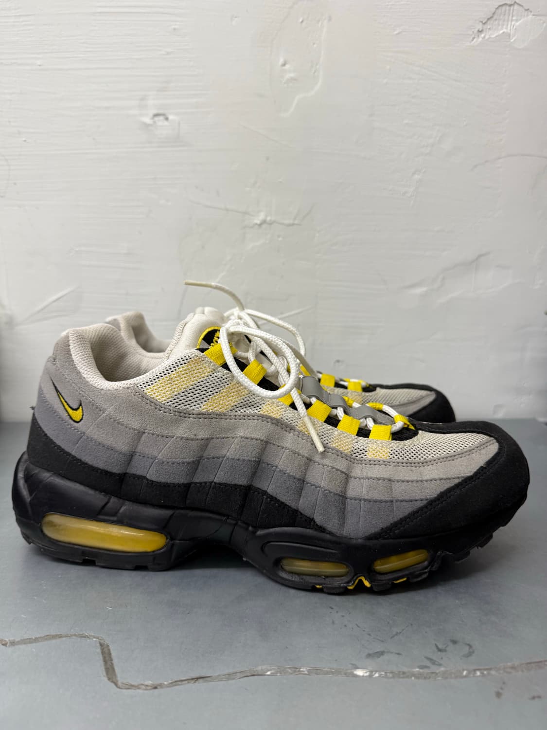 NIKE AIR MAX 95 TOUR YELLOW 상품이미지3