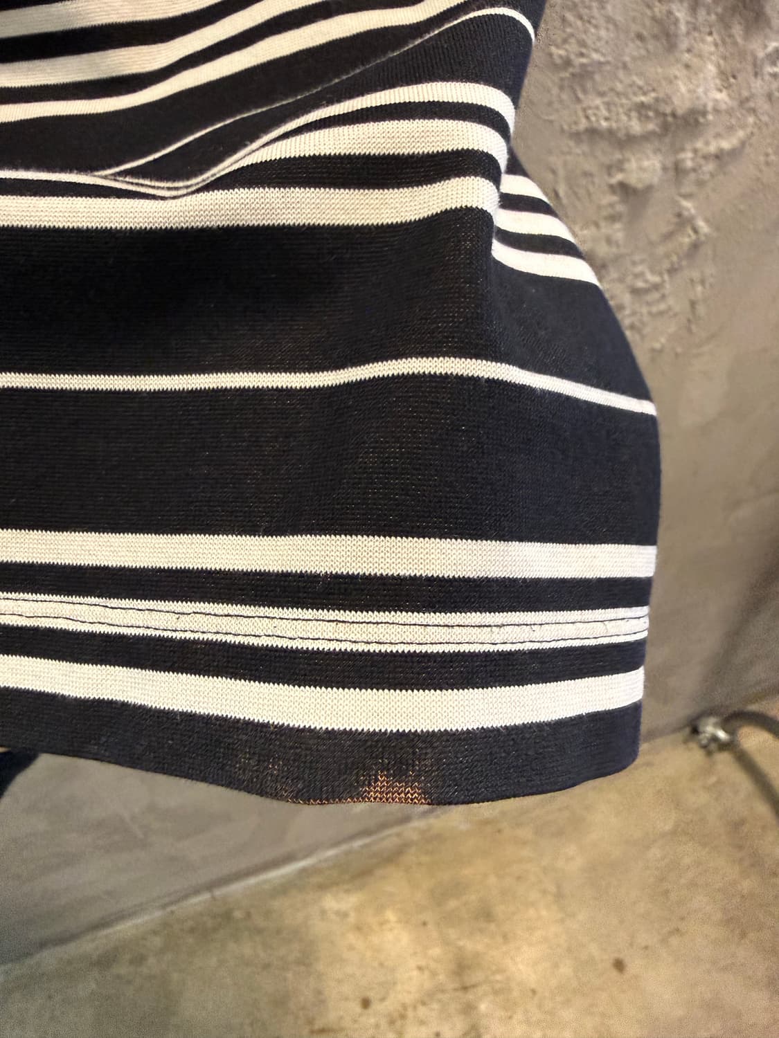 2 버버리BURBERRY 런던 스트라이프 반팔 집업 카라티 블랙 상품이미지9