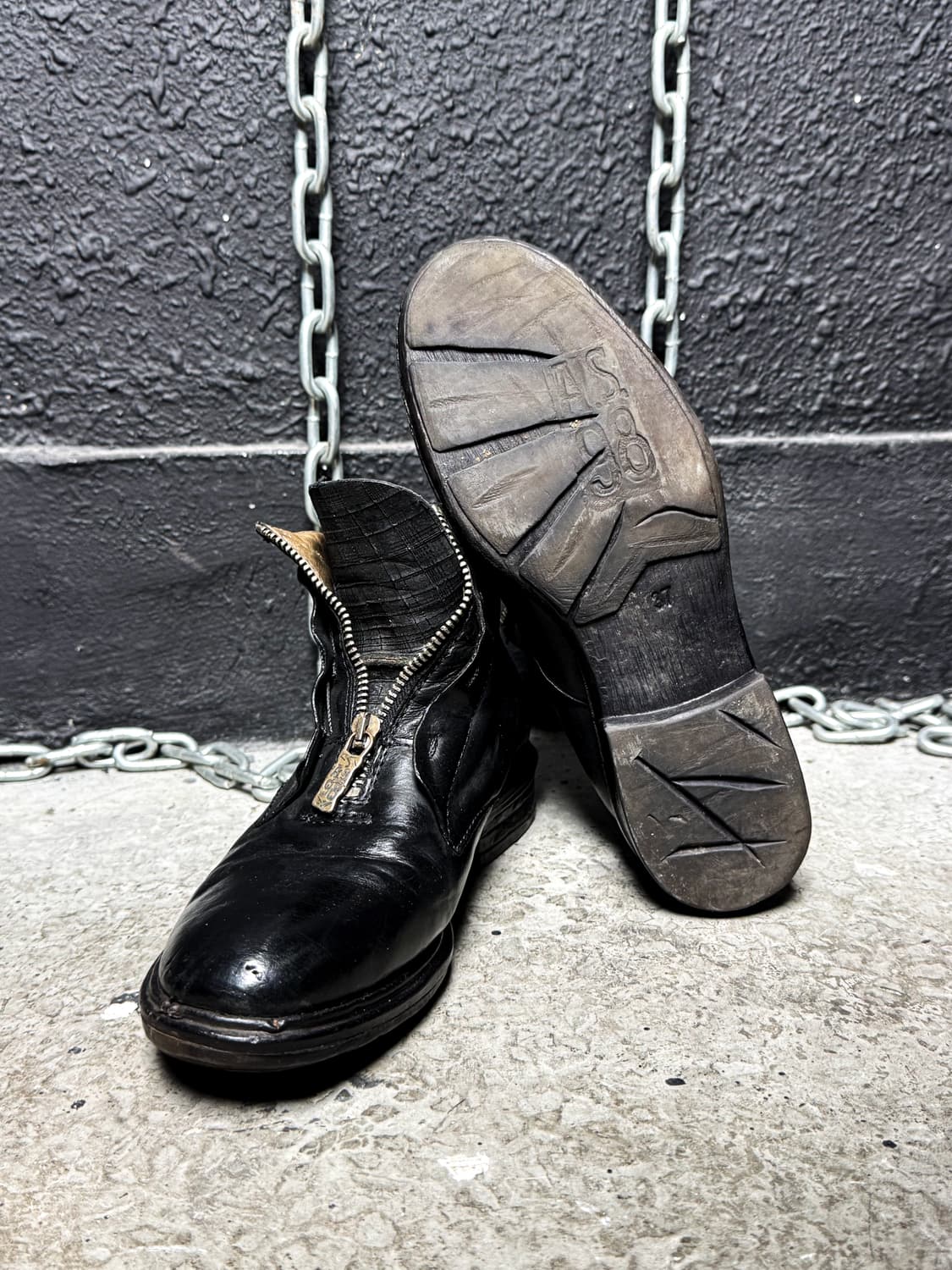 AS 98 – Front Zip Leather Ankle Boots   상품이미지9