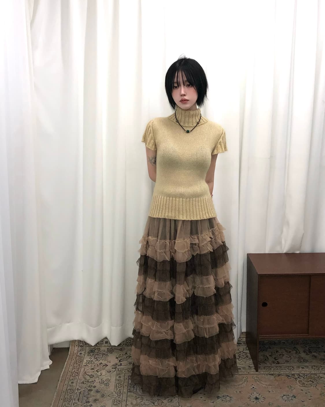 베이지 하이넥 반팔 니트 상품이미지1