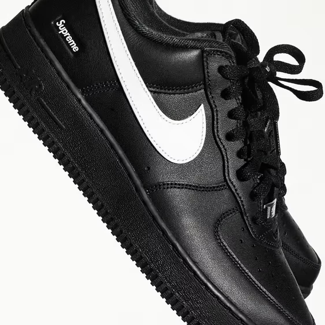 나이키 x 슈프림 에어 포스 1 로우 블랙 NIKE SUPREME AIR 상품이미지1