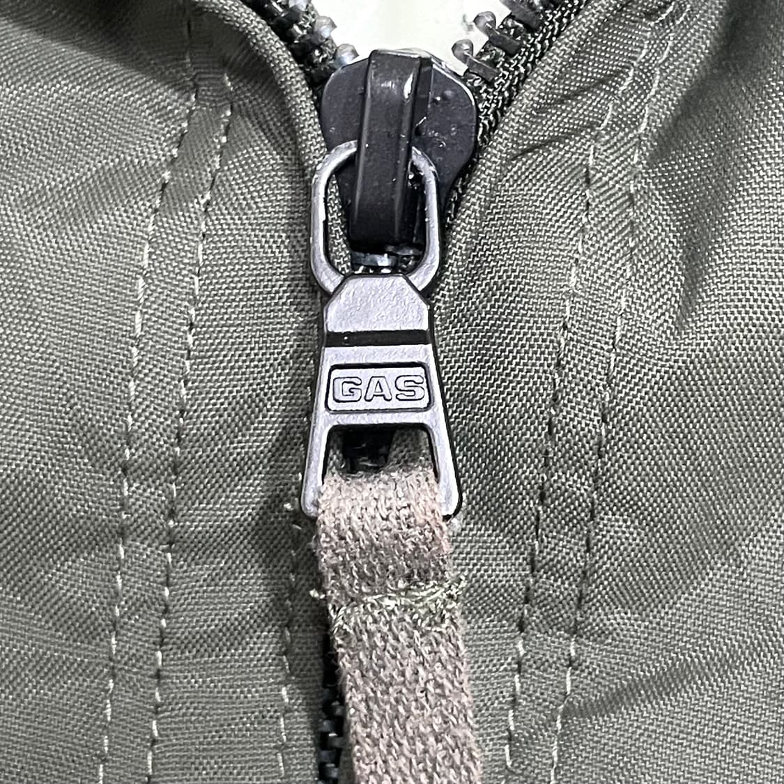 가스베이직 카키 포켓 숏 후드점퍼 여성M 상품이미지5