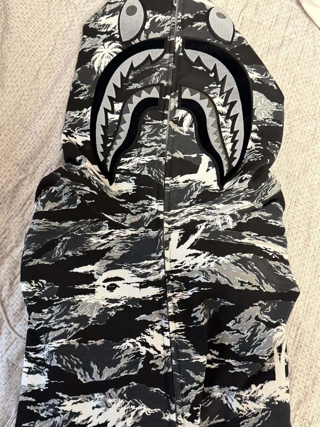 베이프 팜 트리 카모 샤크 후드집업 블랙 상품이미지3