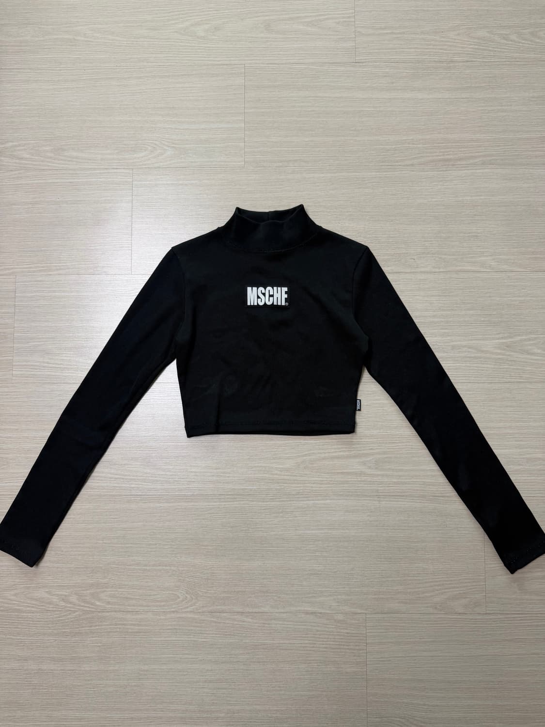 미스치프 크롭탑 상품이미지1