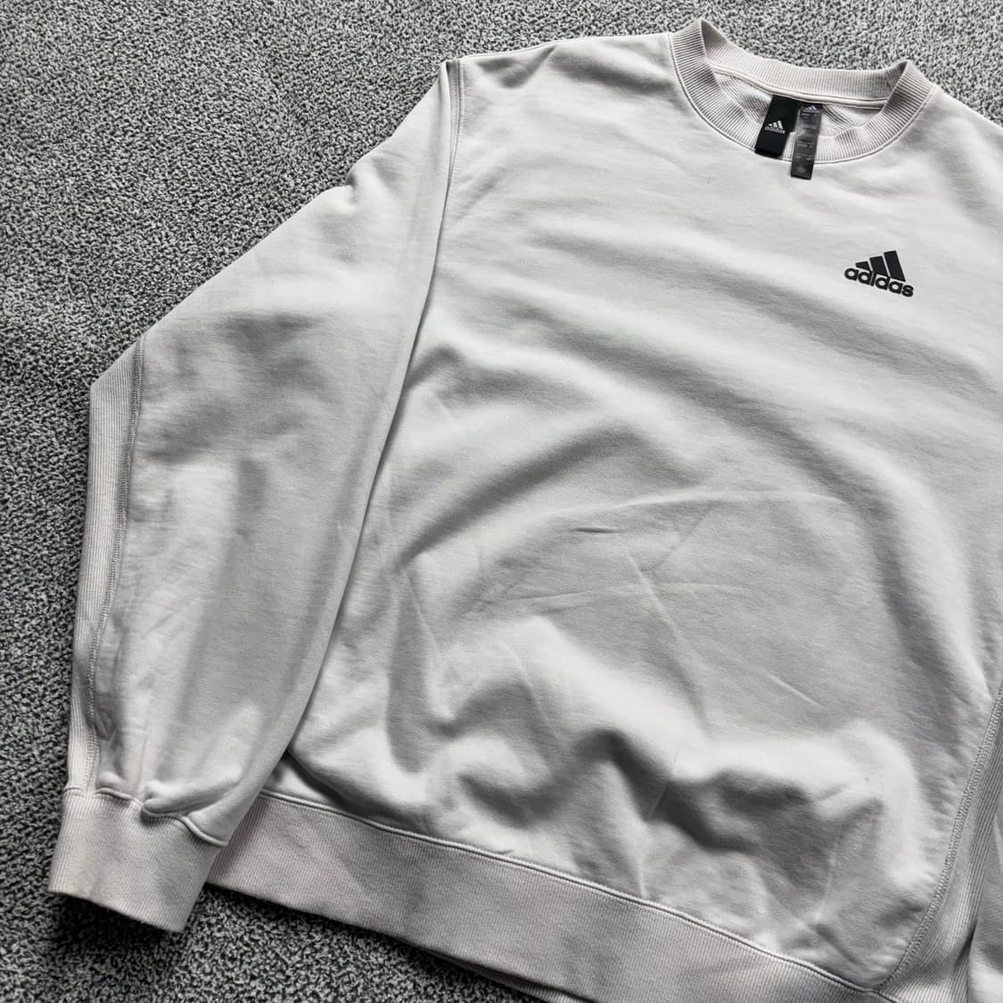 아디다스 이큅먼트 백삼선 맨투맨 상품이미지2