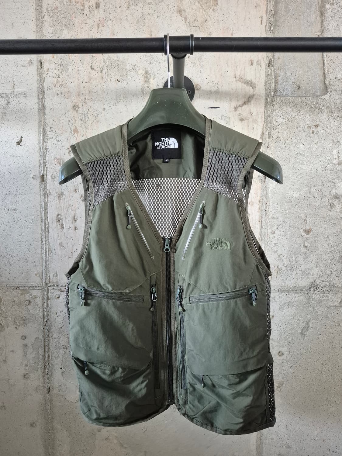 노스페이스 카키 메쉬베스트 상품이미지1