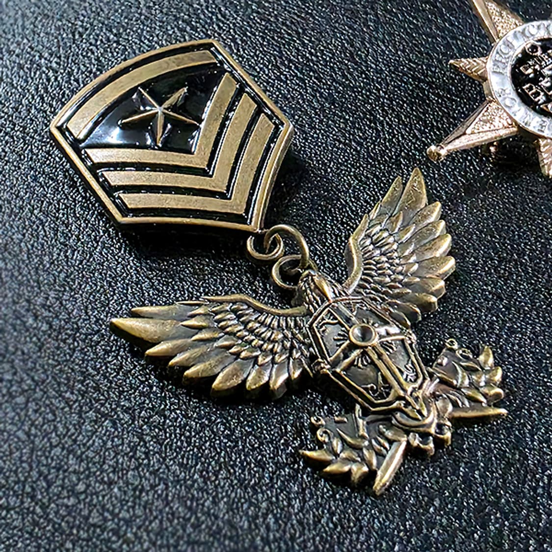 Aegis 브로치 남자 여자 엔틱 빈티지 명품 독수리 방패 상품이미지2