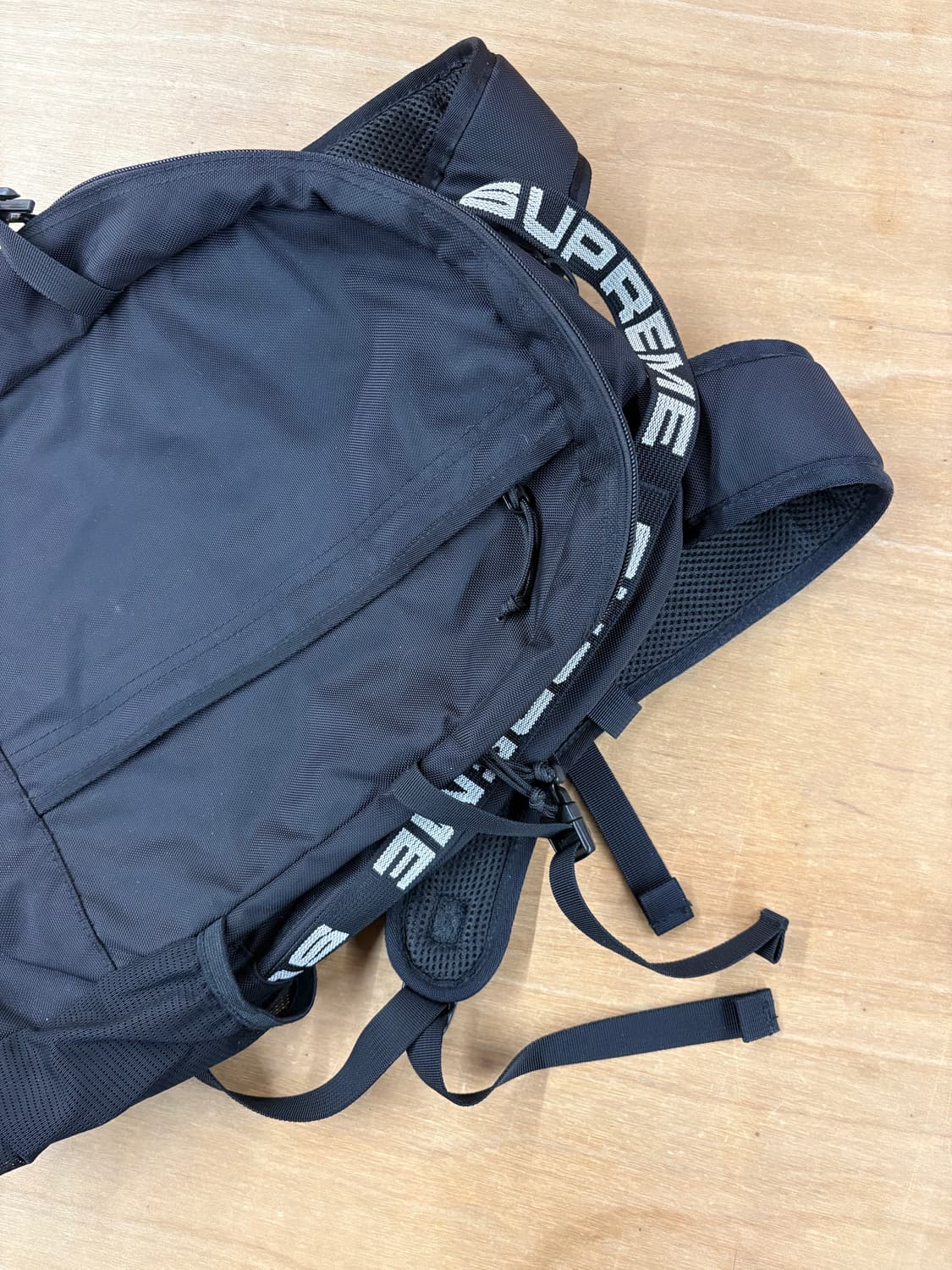 18SS Supreme Black Backpack 상품이미지3