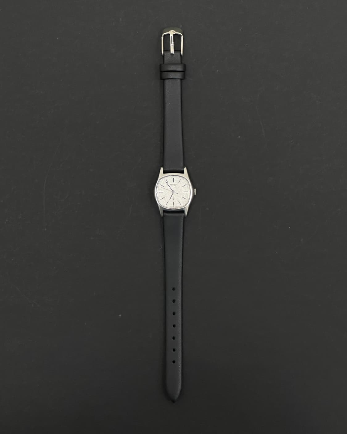 세이코 토노형 케이스 쿼츠 시계 상품이미지2