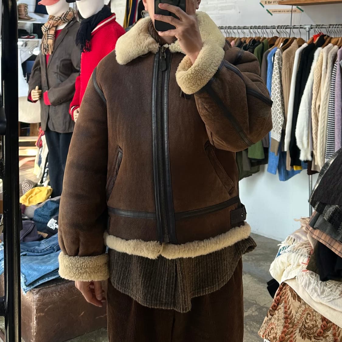 (착용컷) U.S.A.A.F. B-3 무스탕 (남성용 103) 상품이미지2