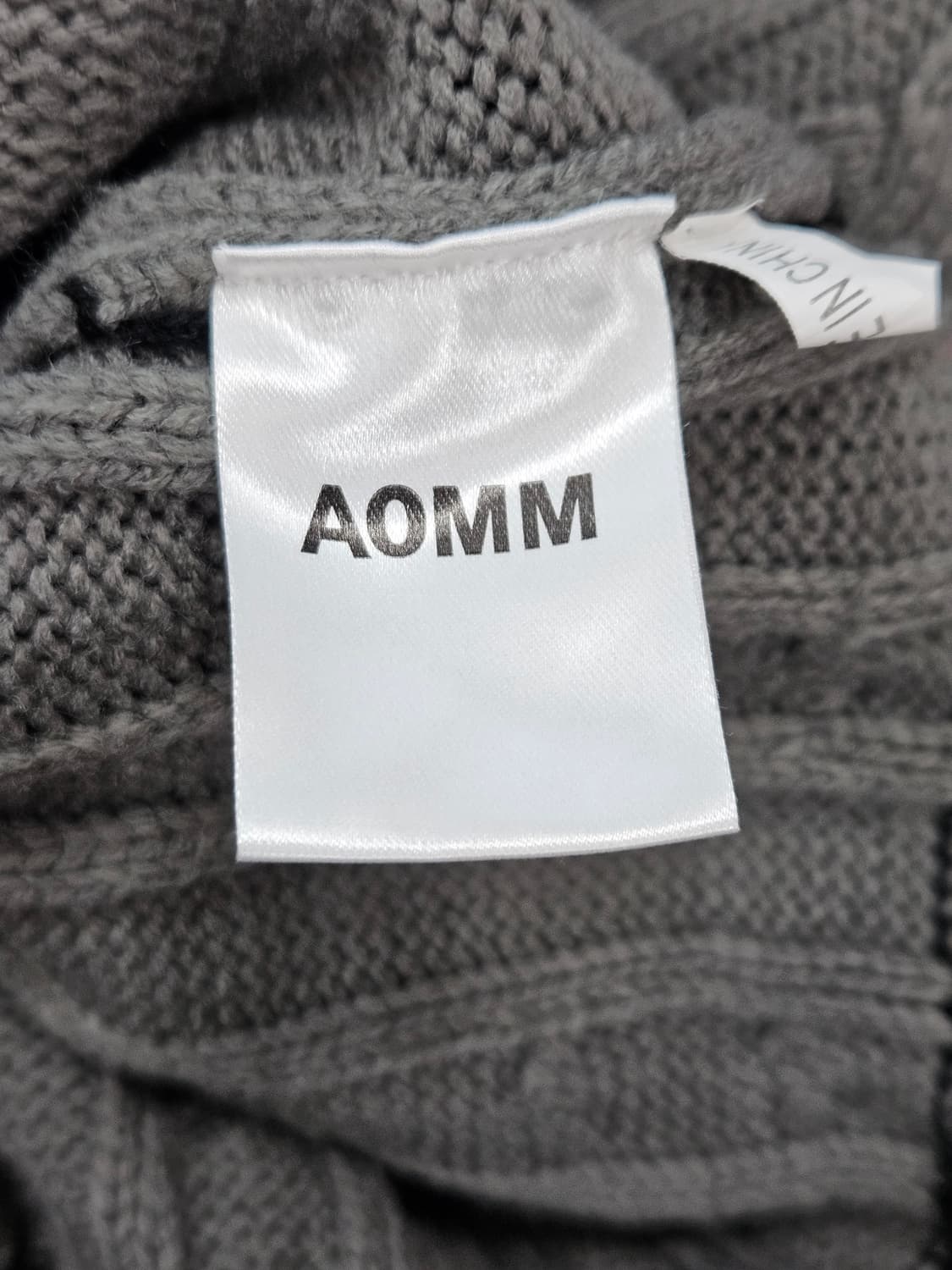 무신사 AOMM 루즈핏 꽈배기 스트라이프 니트 Free 상품이미지3