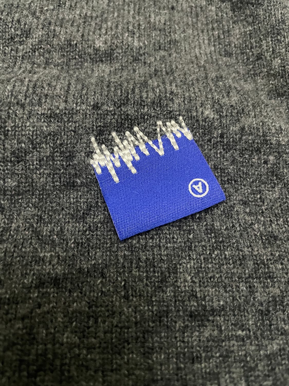 아더에러 시그니피컨트 라운드 가디건 차콜 그레이 상품이미지10