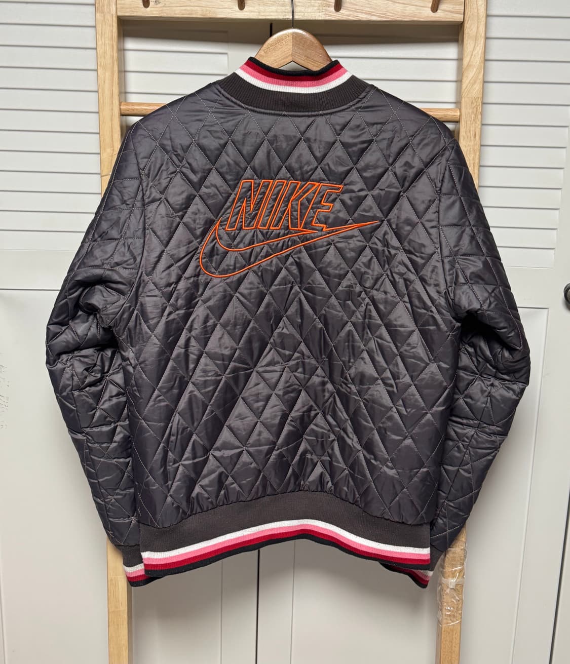 나이키 다크브라운 빅로고 올드스쿨 퀄팅 집업 자켓 상품이미지2