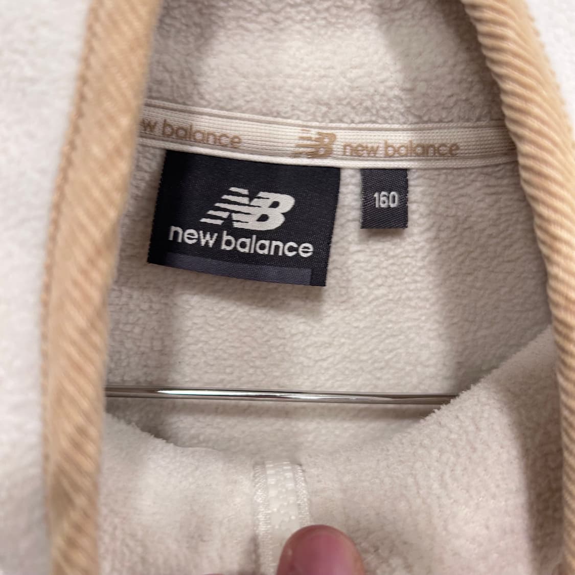 뉴발란스 스쿼럴 와펜로고 뽀글이 플리스 상품이미지3